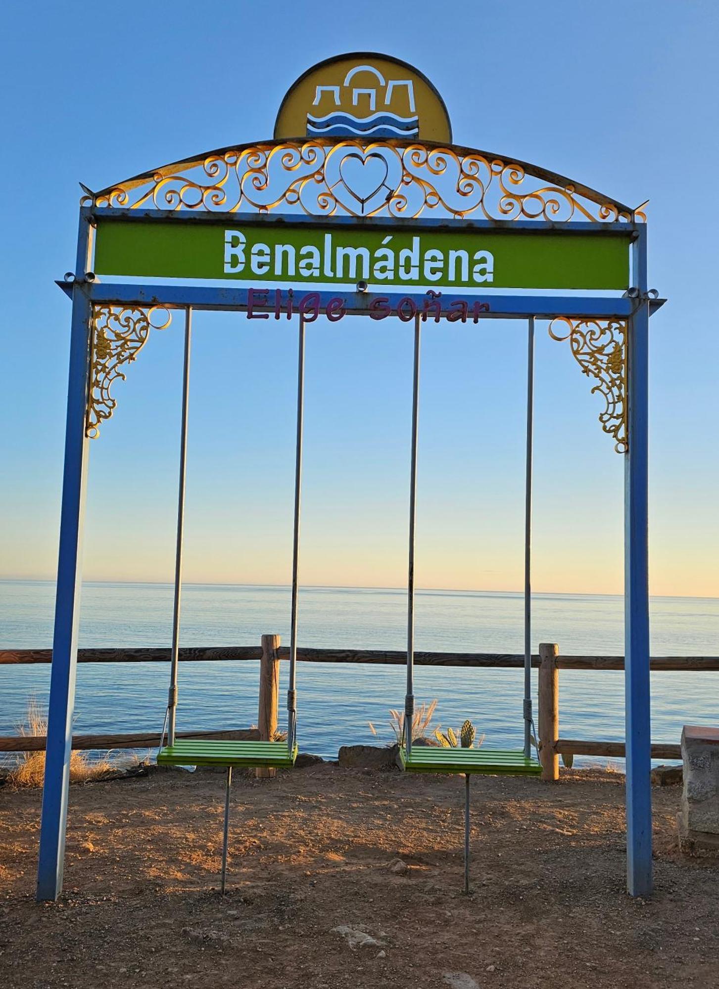Apartamento Entero, Enormes Piscinas, Terraza Y Playa Benalmádena Kültér fotó