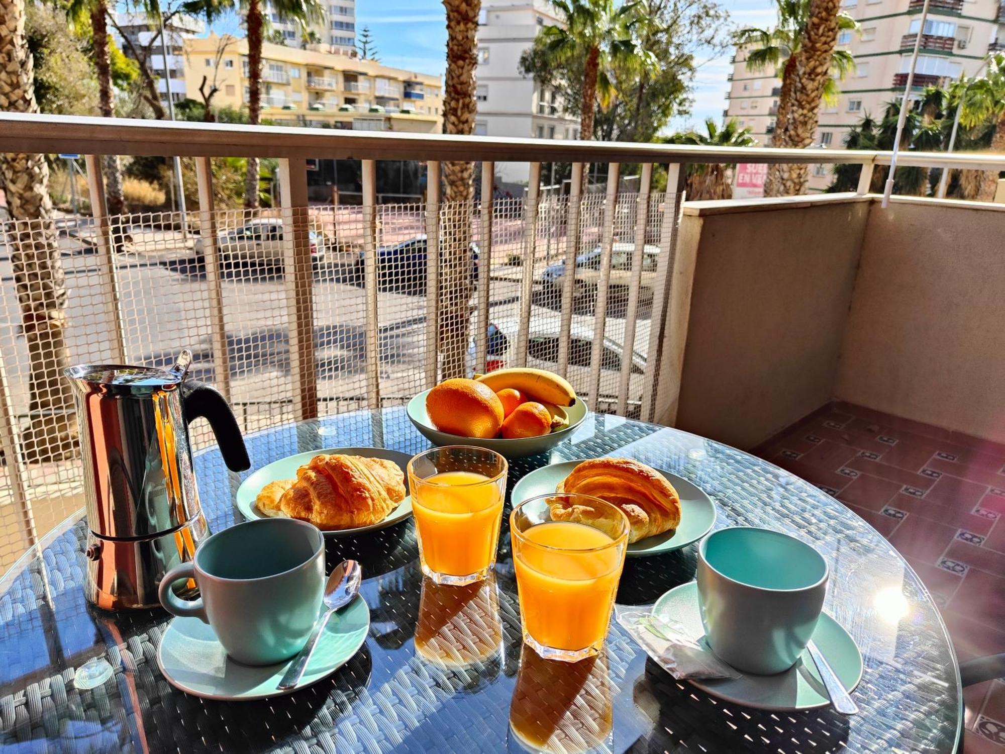 Apartamento Entero, Enormes Piscinas, Terraza Y Playa Benalmádena Kültér fotó