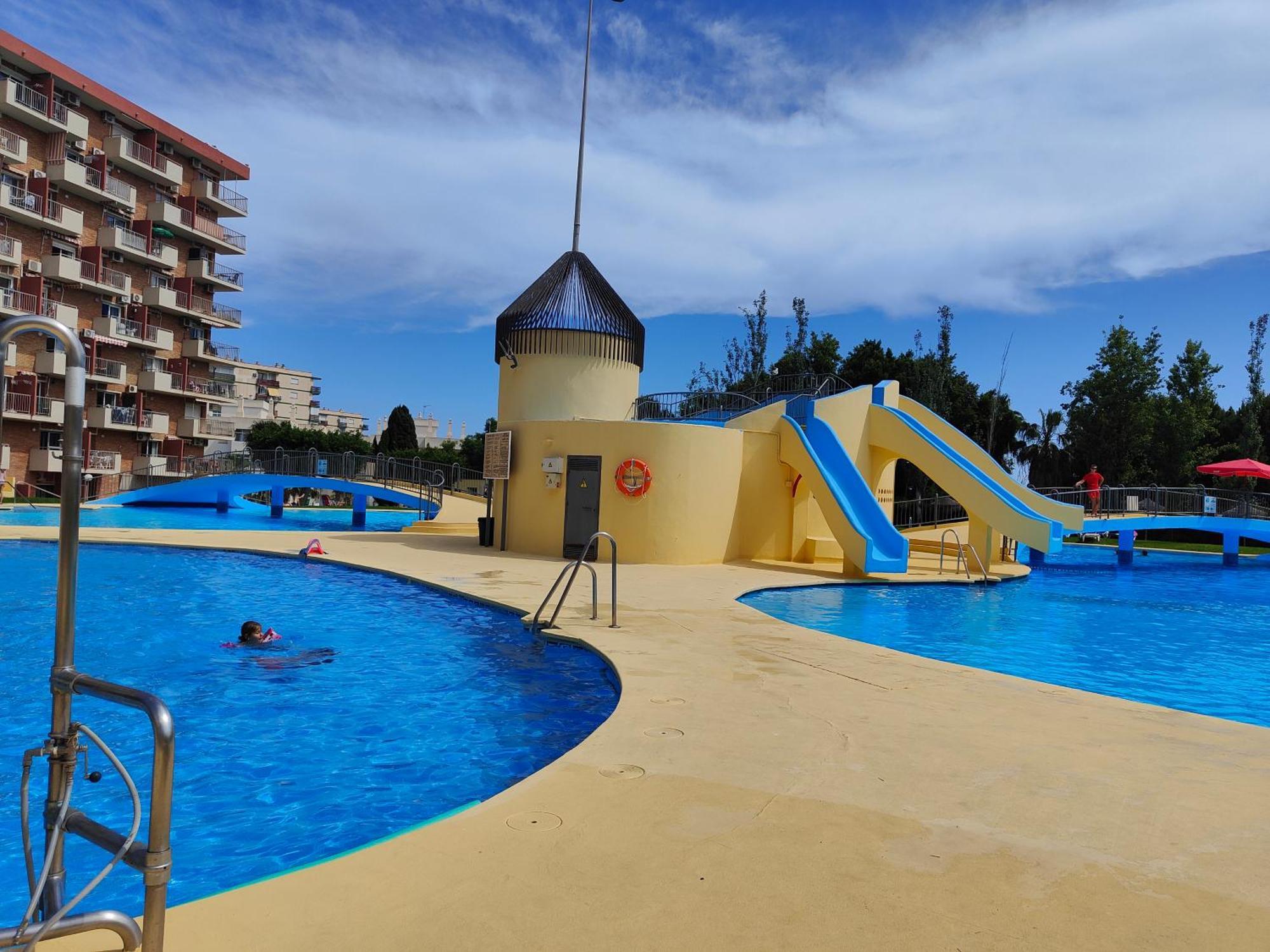 Apartamento Entero, Enormes Piscinas, Terraza Y Playa Benalmádena Kültér fotó