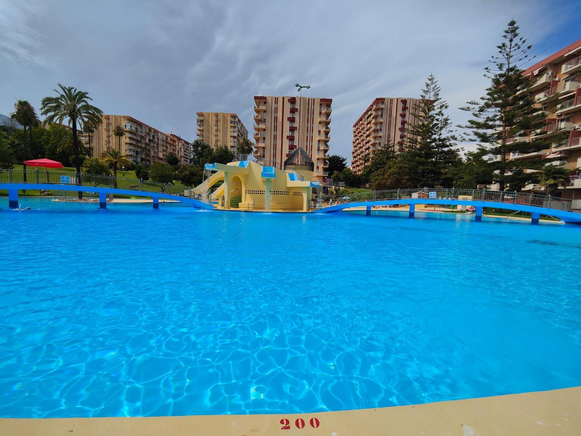 Apartamento Entero, Enormes Piscinas, Terraza Y Playa Benalmádena Kültér fotó