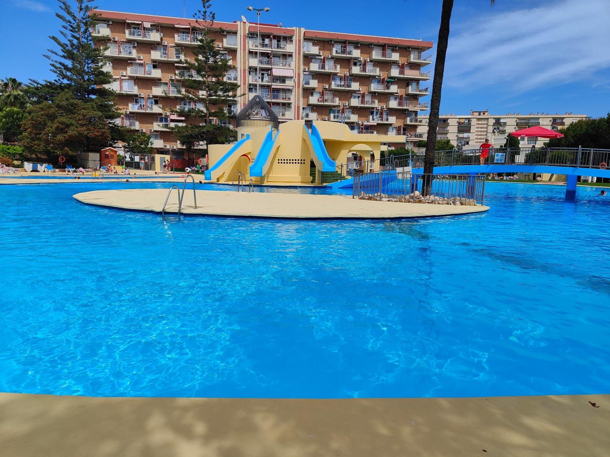 Apartamento Entero, Enormes Piscinas, Terraza Y Playa Benalmádena Kültér fotó