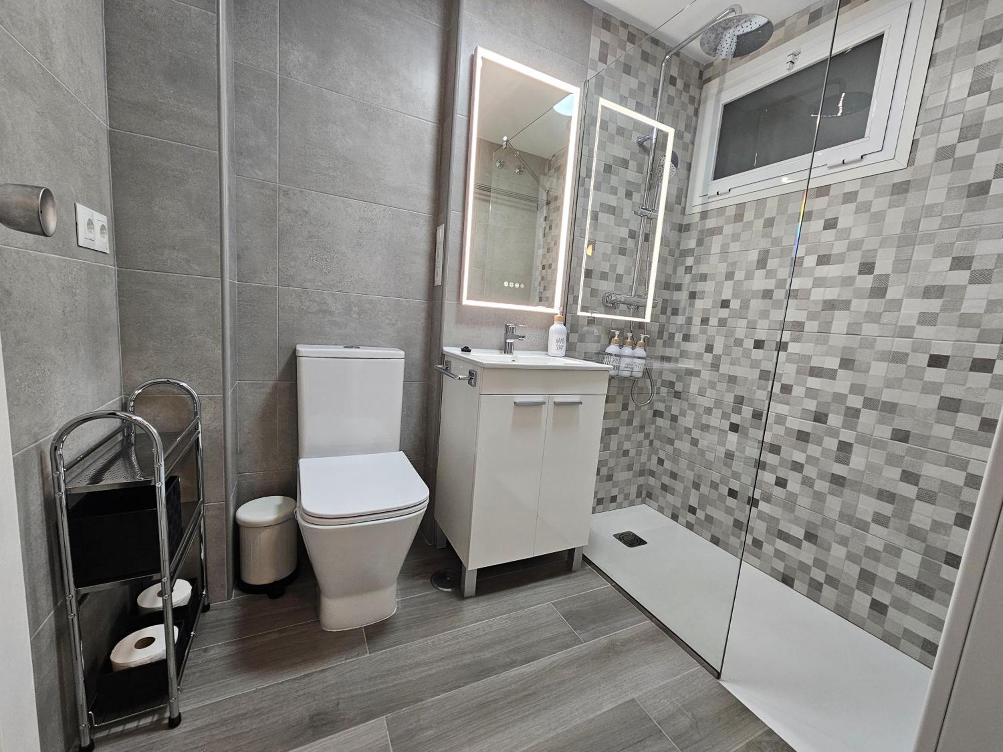 Apartamento Entero, Enormes Piscinas, Terraza Y Playa Benalmádena Kültér fotó